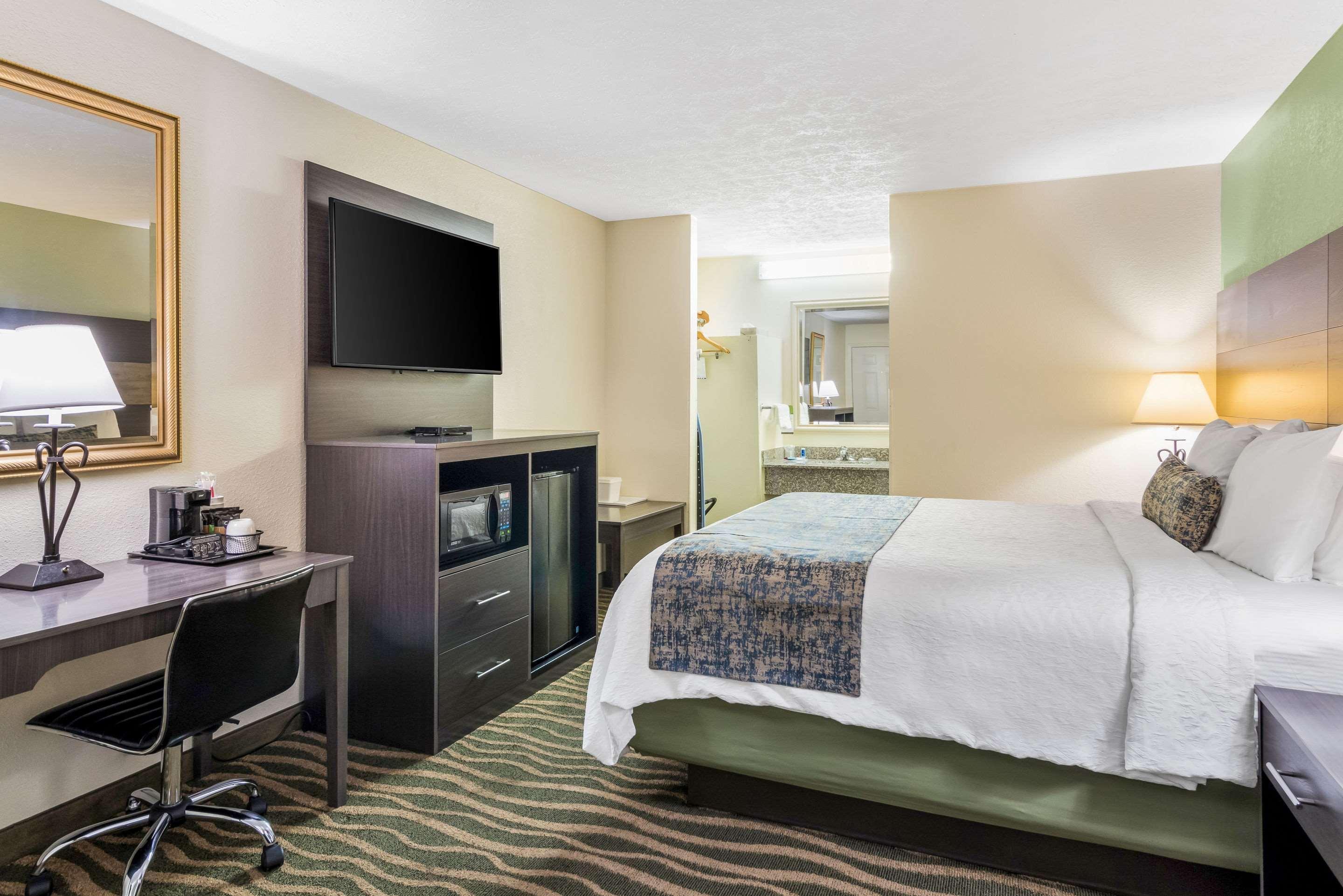 Rodeway Inn Cadiz Экстерьер фото