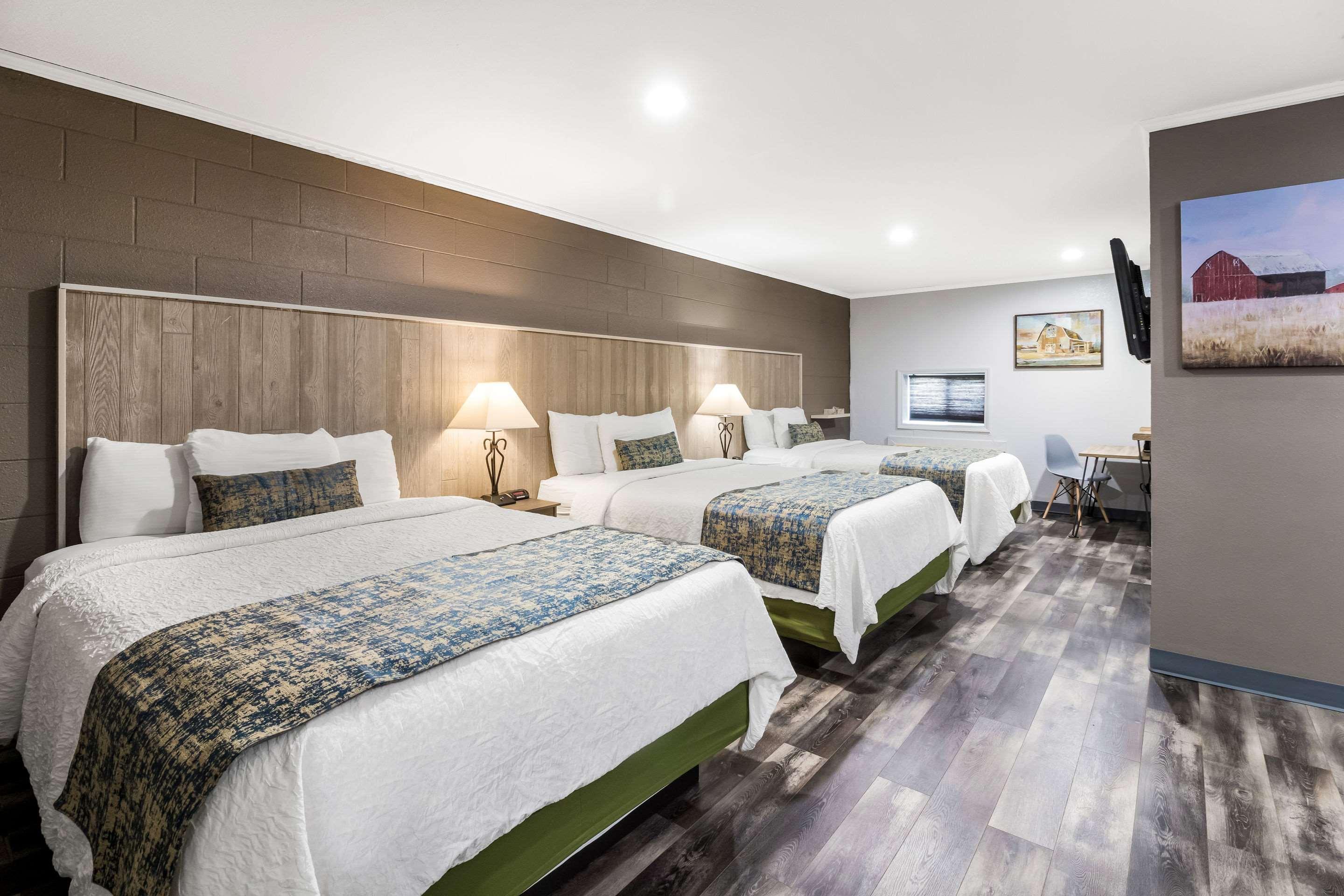 Rodeway Inn Cadiz Экстерьер фото