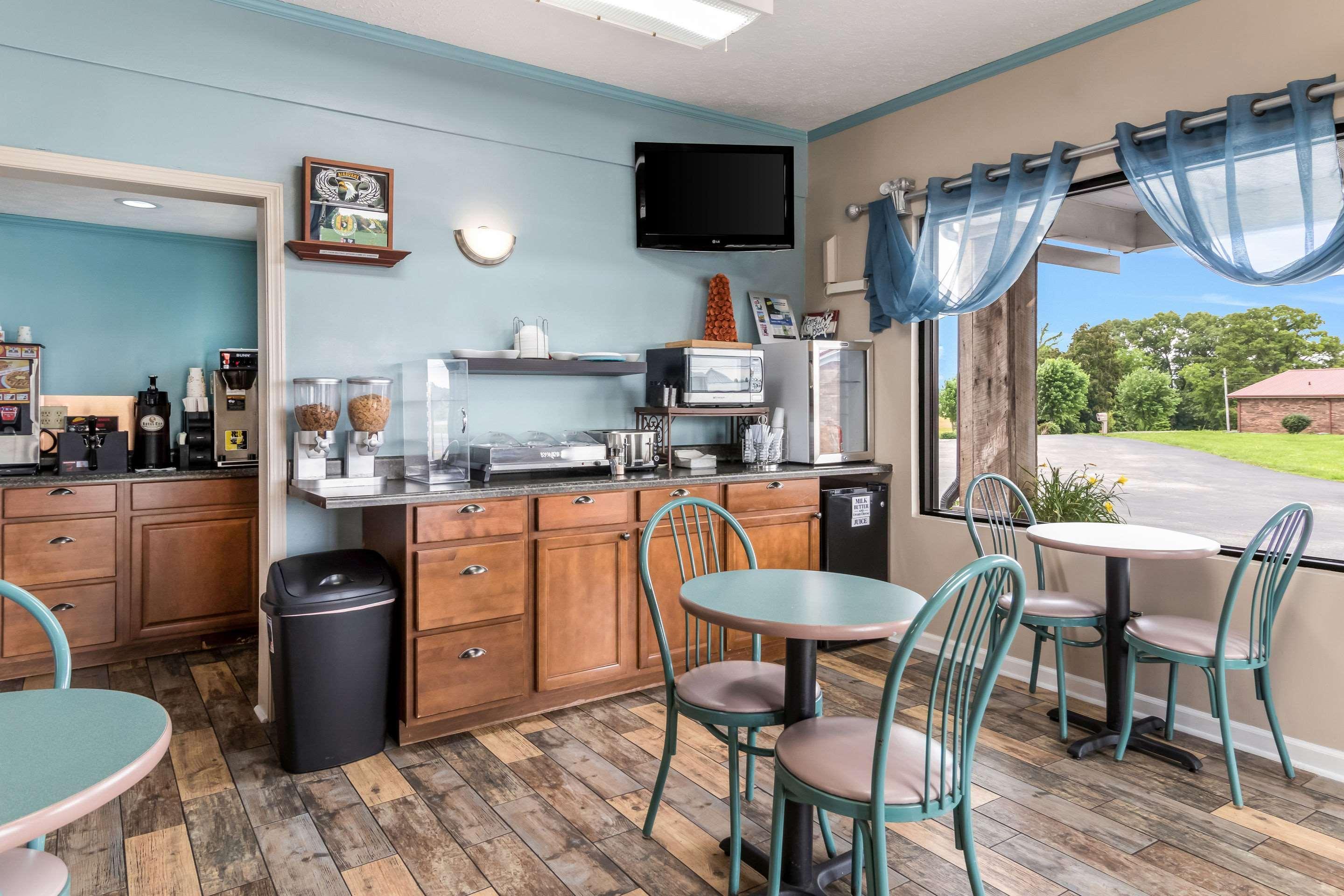 Rodeway Inn Cadiz Экстерьер фото
