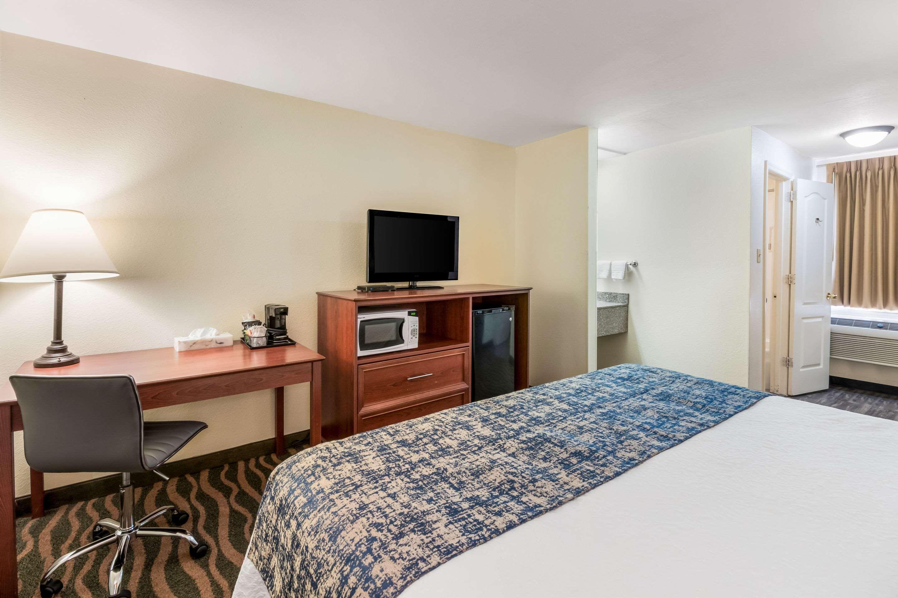 Rodeway Inn Cadiz Экстерьер фото